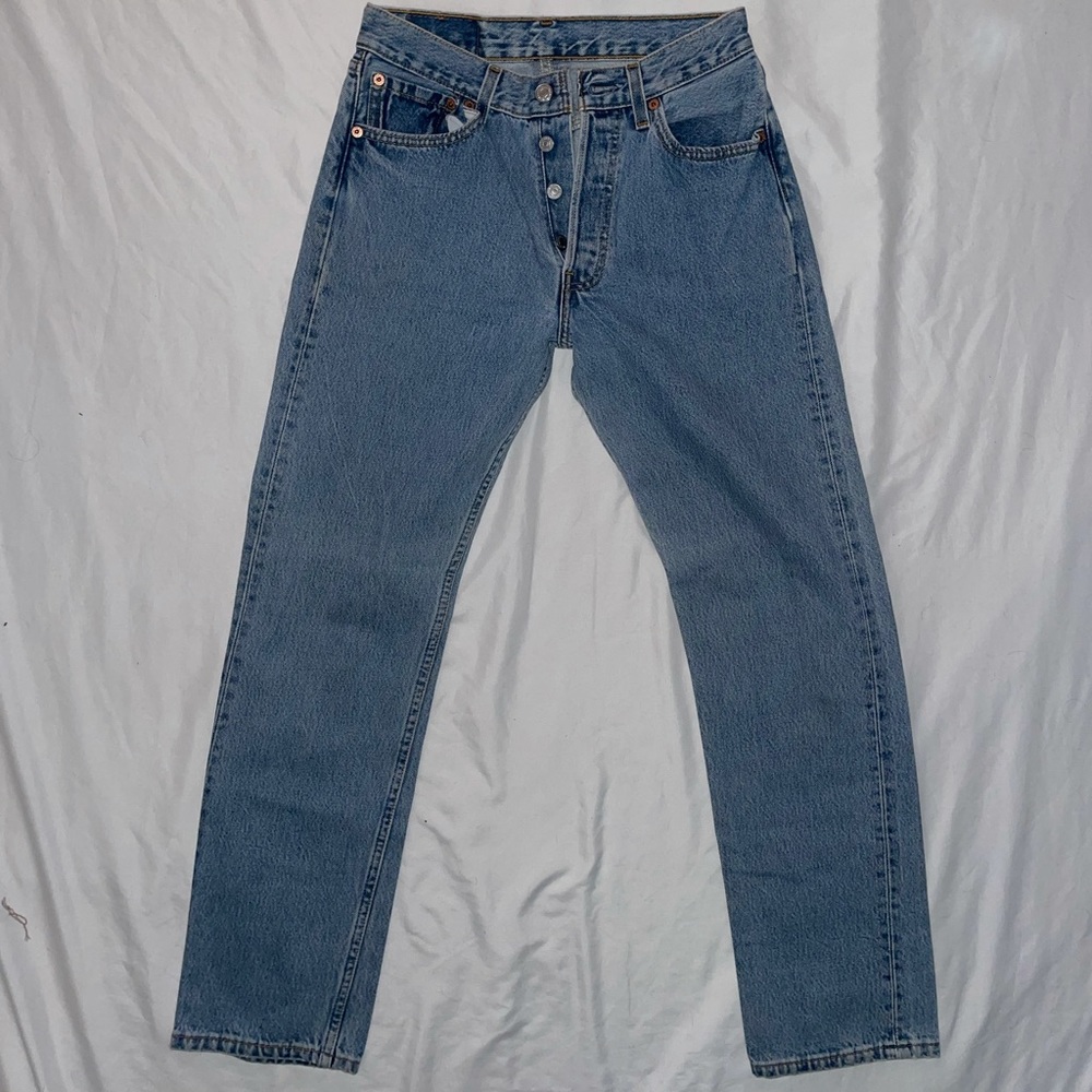 Size 28 Levi’s women mom jeans